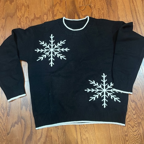 Winter Wonerland Snowflake Sweater - Picture 4 of 11